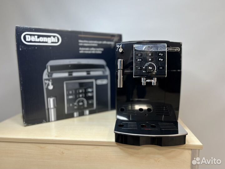 Кофемашина DeLonghi ecam 13.123.B