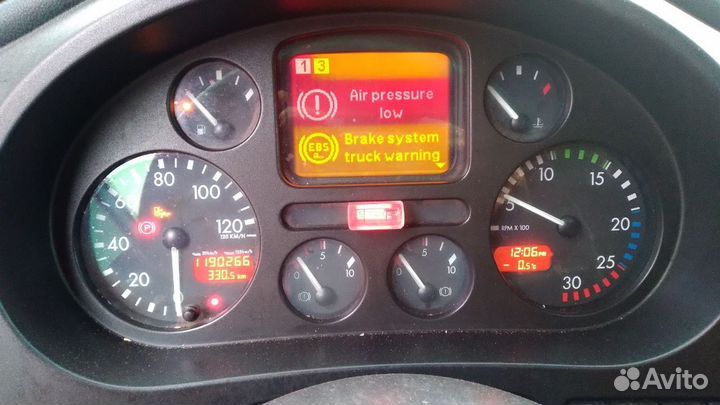 DAF XF 480 с полуприцепом, 2003