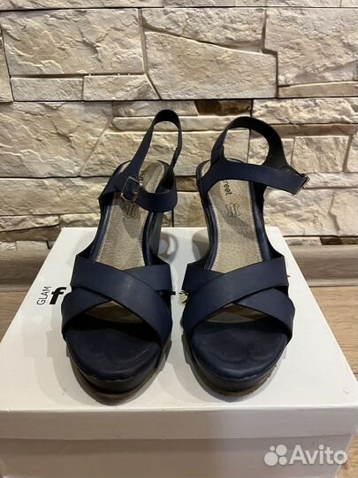 Босоножки женские