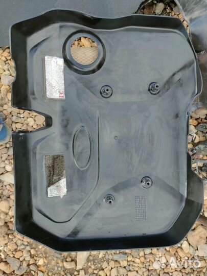 Крышка двигателя LADA priora 1,2