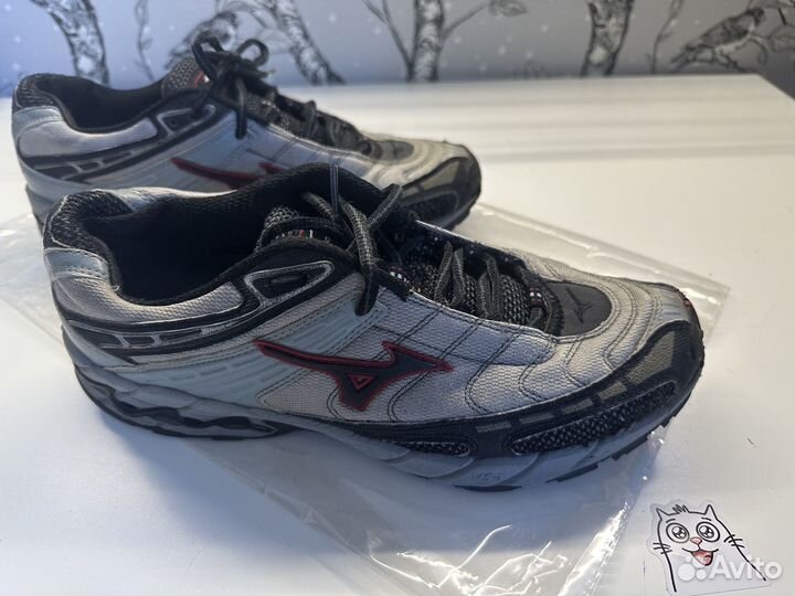 Кроссовки Mizuno