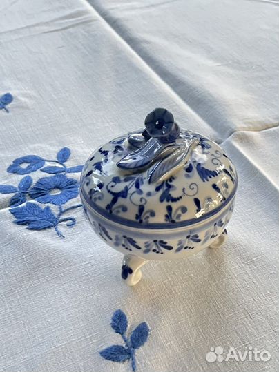 Шкатулка, сахарница гжель