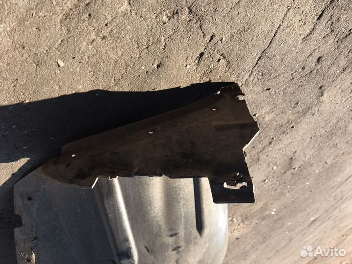 Подкрылок передний Мерседес мл 164