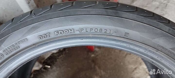 Yokohama Advan Sport V105 245/40 R19 и 275/35 R19 100Y