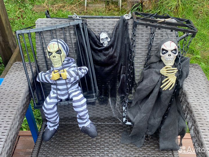 Игрушка интерактивная скелетик