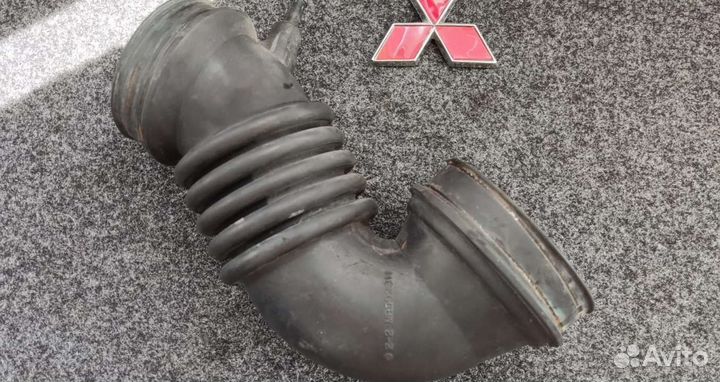 Патрубок воздушного фильтра Lancer 9 4g18