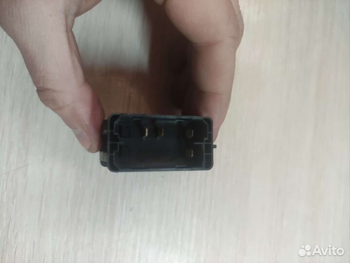 Кнопка света фар кабины renault premium DXI11 2010