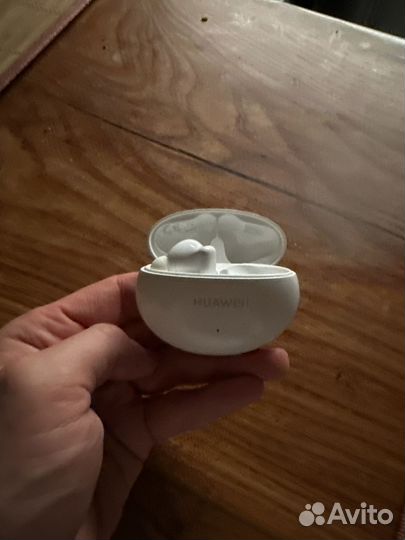 Наушник huawei freebuds 4i кейс и левый наушник