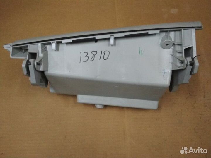 Бардачок верхний в торпедо Toyota Sienna III