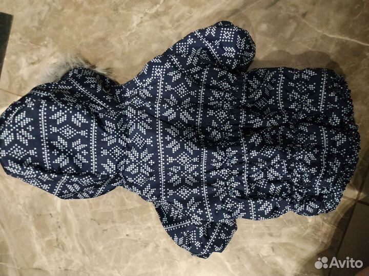 Продаю верхнюю одежду на маленькую собачку
