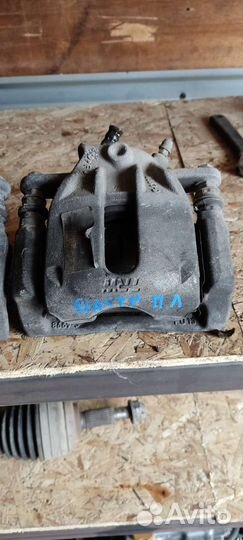 Суппорт передний Nissan Terrano Renault Daster