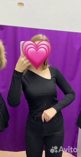 Лонгслив с вырезом