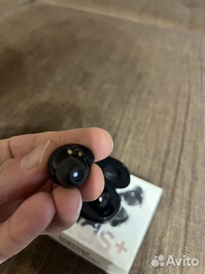 Беспроводные наушники samsung galaxy buds plus