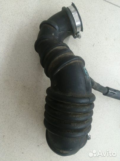 Патрубок воздушного фильтра Mitsubishi Colt z30