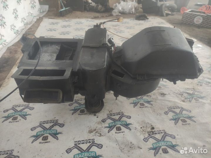 Корпус отопителя Ford Taurus 2