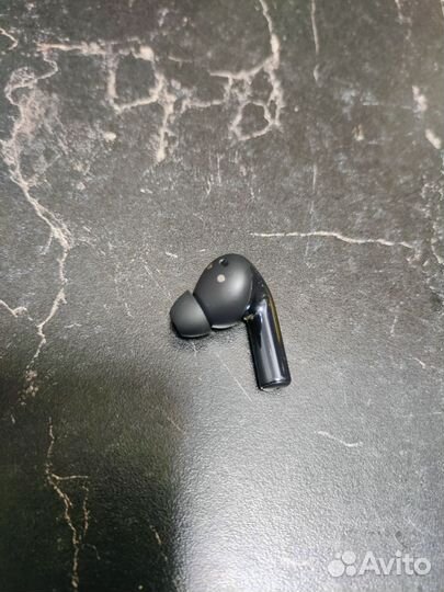 Правый наушники OnePlus buds 3