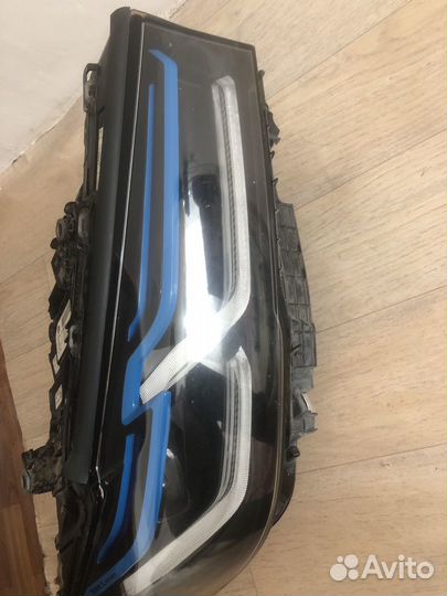 Передняя правая фара
