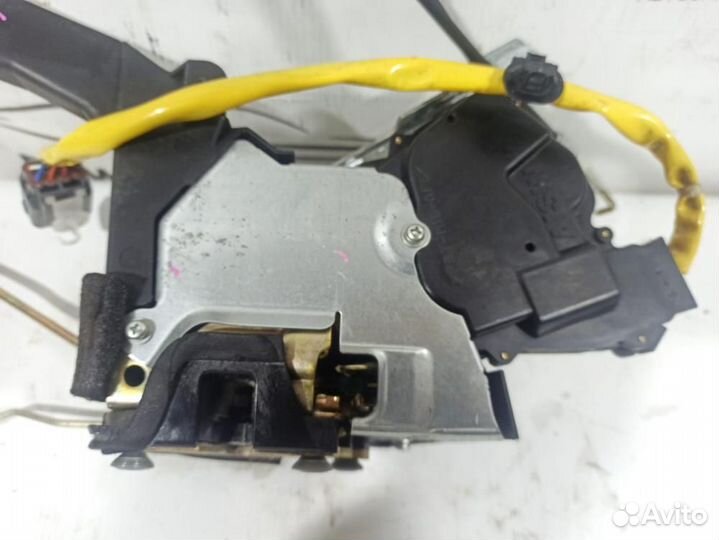 Замок двери передней левой toyota RAV 4 2000-2005