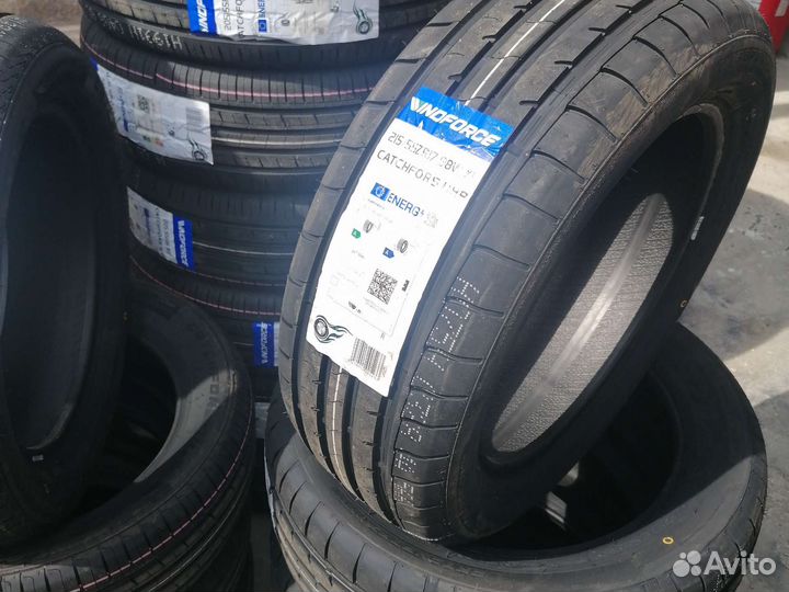 Windforce Catchfors UHP 215/55 R17 98W