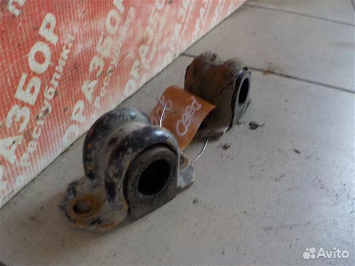 Скобы стабилизатора передние Kia Ceed хэтчбек (S2