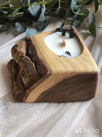 Свеча в массиве дерева