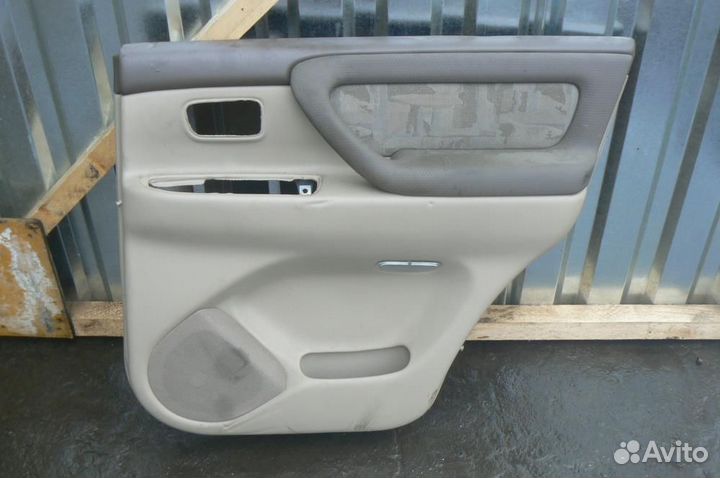 Обшивка двери прав.зад. Toy/ Land Cruiser 100/ HDJ