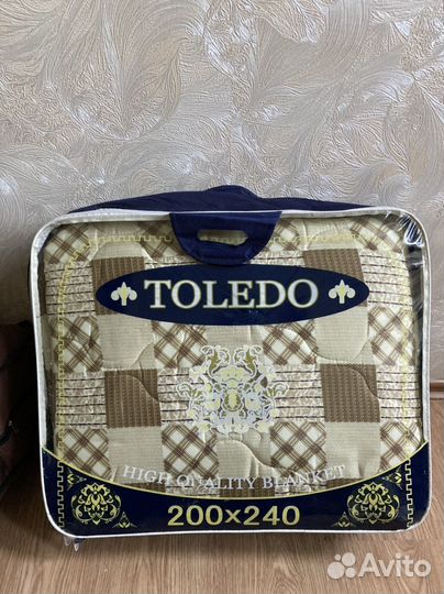 Пледы и покрывало