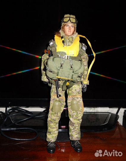 Современные содаты шестого масштаба, высотой 28 см