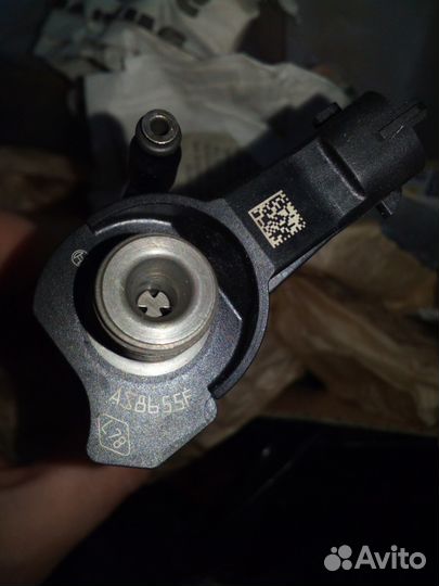 Форсунка 0445115007 Renault Trafic Opel Vivaro M9R