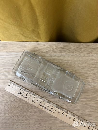 Машина стеклянная