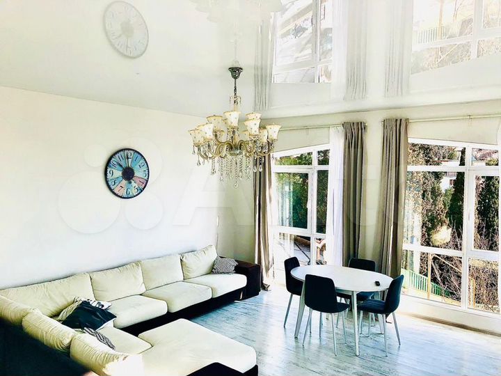 3-к. квартира, 100 м², 3/11 эт.