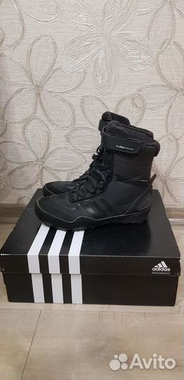 Спортивные ботинки