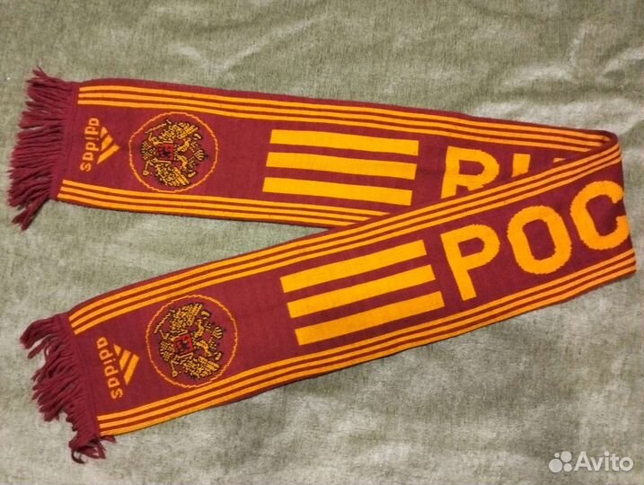 Шарф Adidas с российской символикой