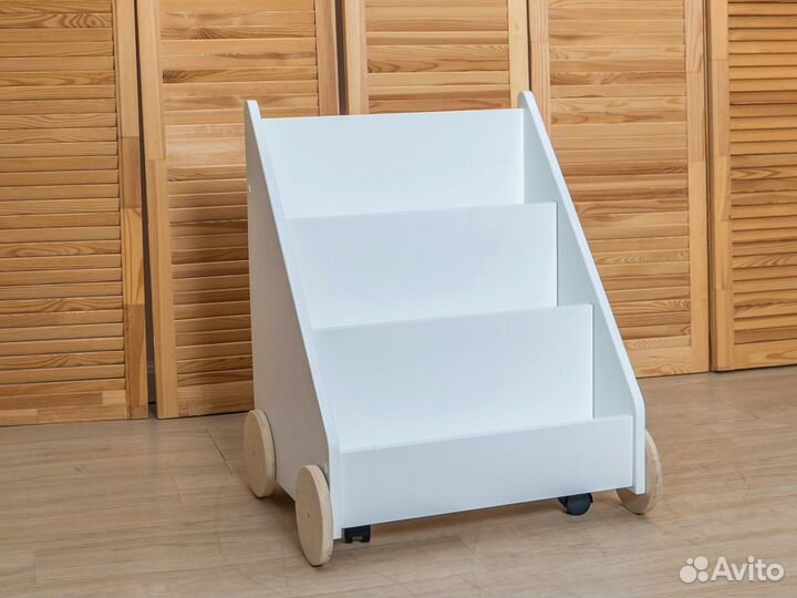 Детская полка Монтессори на колёсах