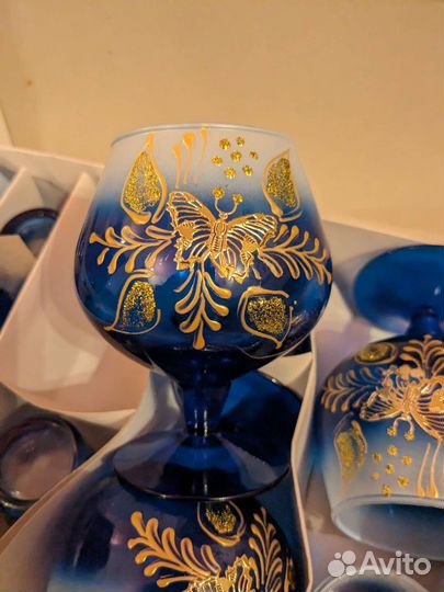 Набор бокалов и рюмок