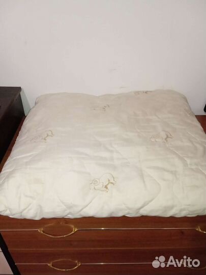 Одеяло шерстяное двустороннее и подушка