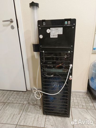 Кулер для воды HotFrost 35AN