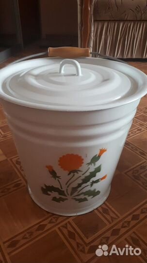 Новое ведро эмалированное с крышкой