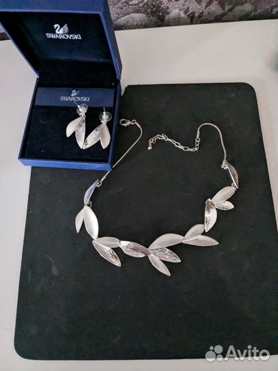 Комплект серьги и ожерелье Swarovski