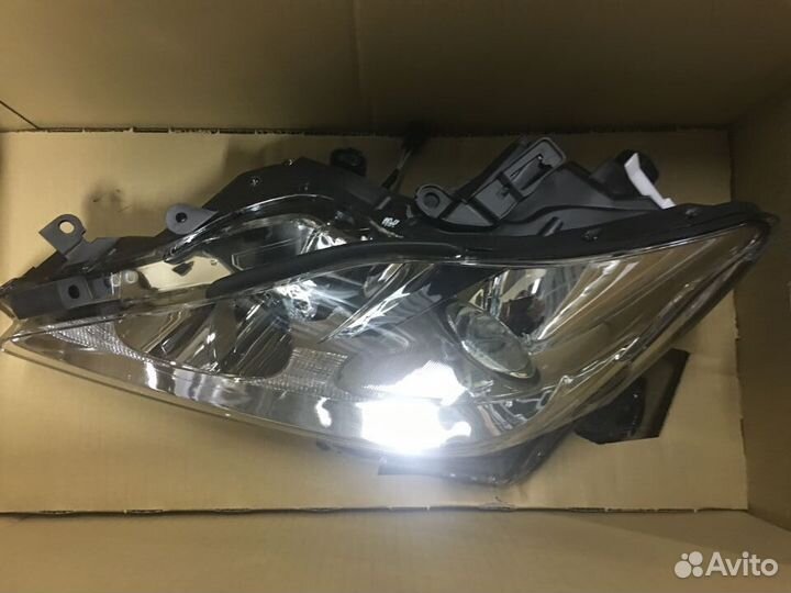 Фара на Lexus IS 250/350 2005-2013