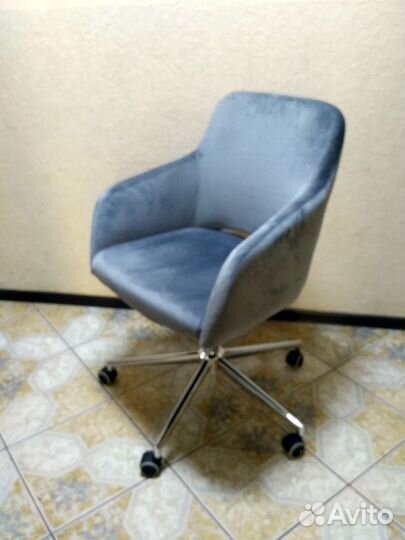 Компьютерное кресло новое