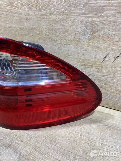 Фонарь правый Mercedes W211 универсал Арт. 111057