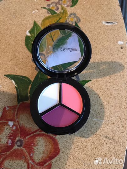 Тени для глаз