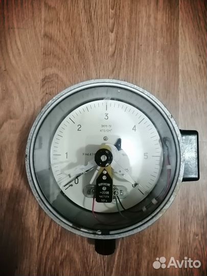 Манометр контактный
