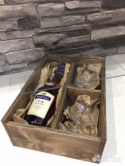 Подарочный ящик с крышкой из оргстекла