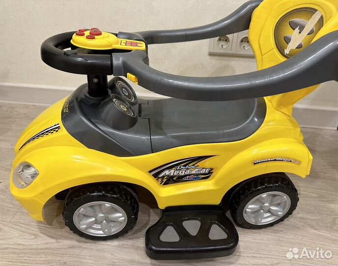 Машинка-каталка Baby GO делюкс