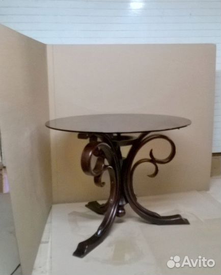 Журнальный столик круглый