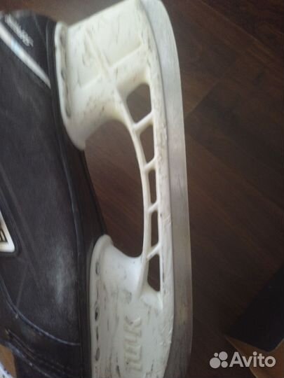 Хоккейные коньки bauer
