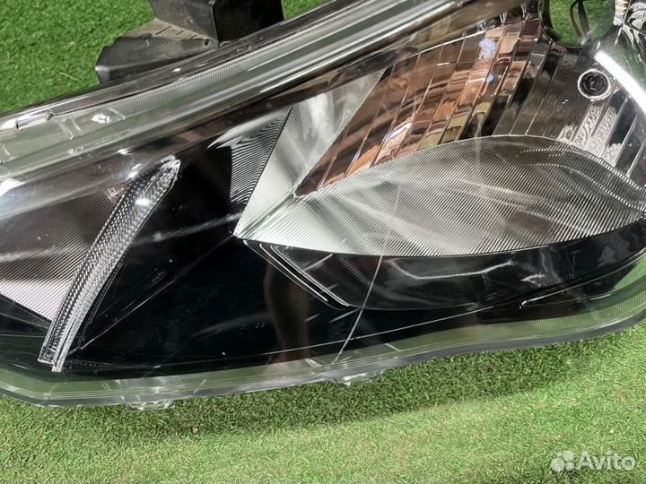 Фара левая Hyundai Solaris