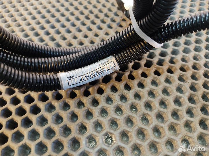 81254326202 Провод перекидной